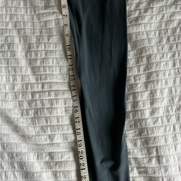 Lululemon Align High Rise Leggings 25”- Size 4 Grey - Picture 5 of 7